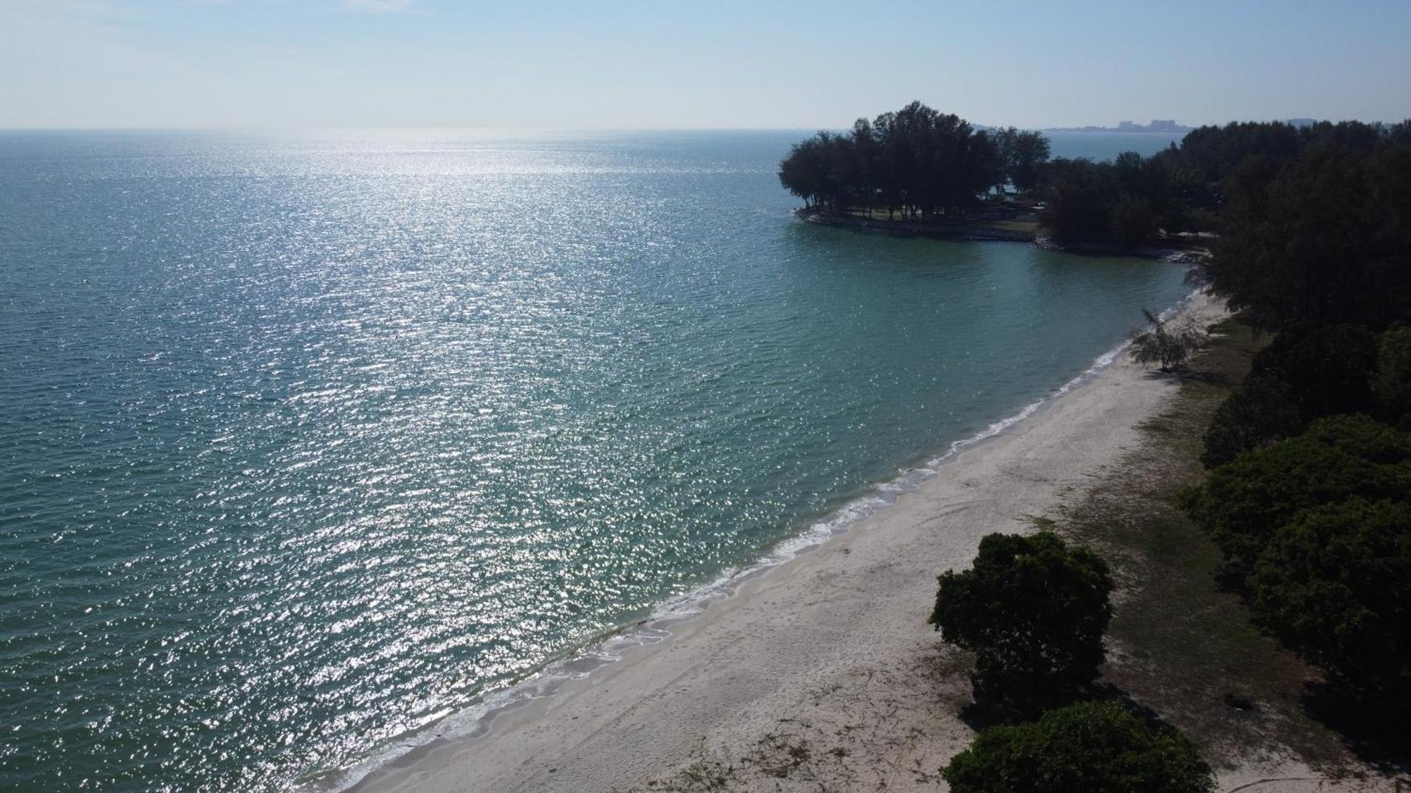 Pd Up To 10pax 2r2b Beachfront, Pool View, Wifi, 50